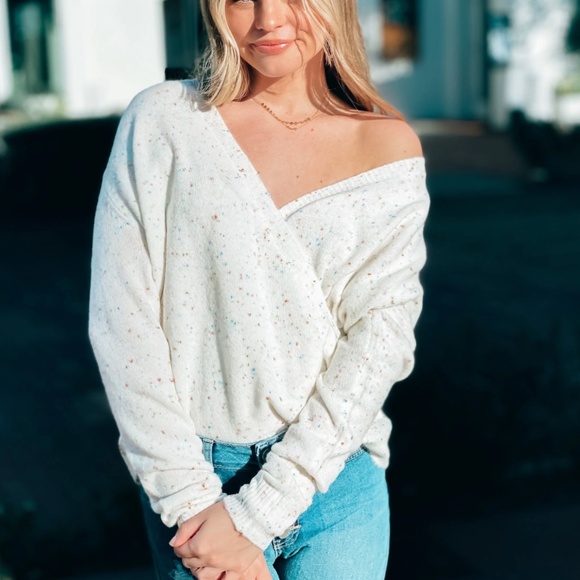 Lovestitch Funfetti Speckled Cross Pullover Cream V-Neck Sweater - women's small - Picture 1 of 5